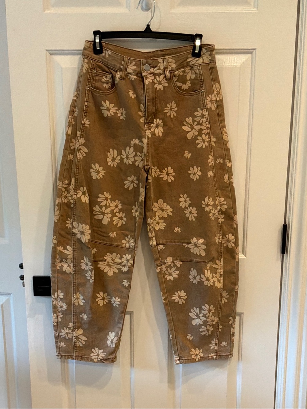 Wide Leg Floral Print Pants in Brown
